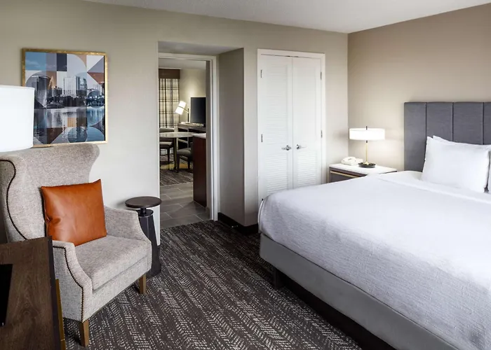 Altamonte Springs Hotels With Jacuzzi in Room