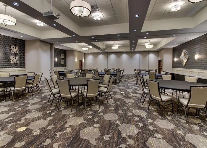 Richardson Hotels With Jacuzzi in Room