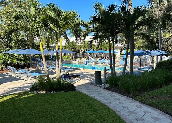 Bonita Springs Hotels With Jacuzzi in Room