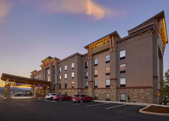 Roseburg Hotels With Jacuzzi in Room